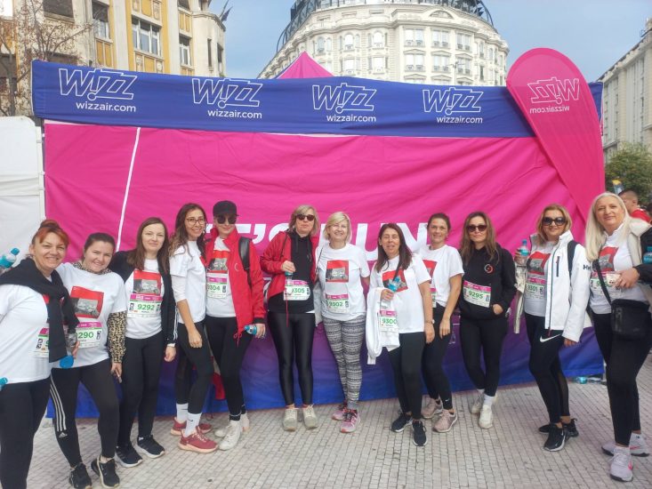 Со поздравот „Лесни нозе!“ вработените во АСО денеска во голем број учествуваа на „Виз Ер Скопски маратон 2025“