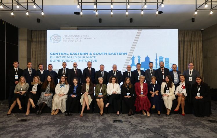 Предизвиците во процесите за реформи во осигурувањето  како и активностите на регулаторите за заштита на осигурениците беа меѓу клучните теми на состанокот на кој присуствуваа високи претставници на 13 државни регулатори од областа на осигурувањето членки на Иницијативата на осигурителни регулатори од земјите на југоисточна, централна и источна Европа, одржан во Тбилиси, Грузија.